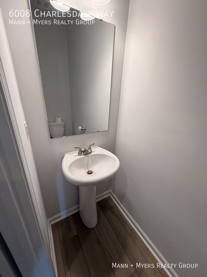 6008 Charlesdale Way - Photo 5 of 36