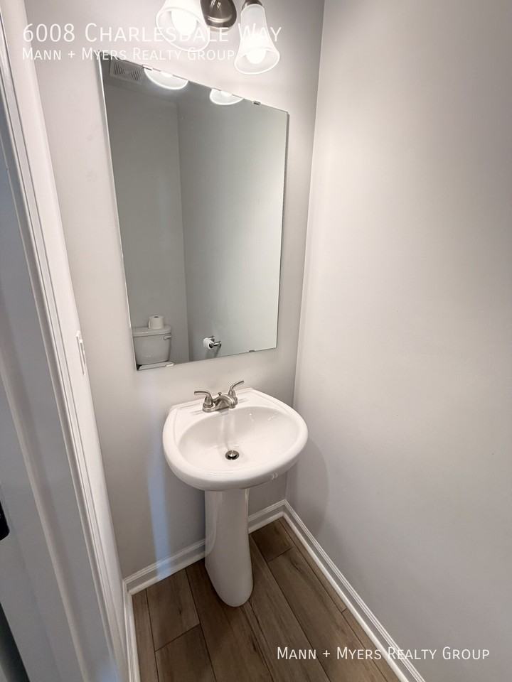 6008 Charlesdale Way - Photo 6 of 36
