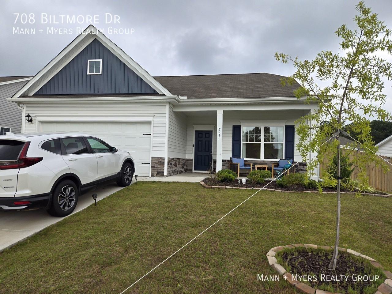 708 Biltmore Dr - Photo 2 of 35