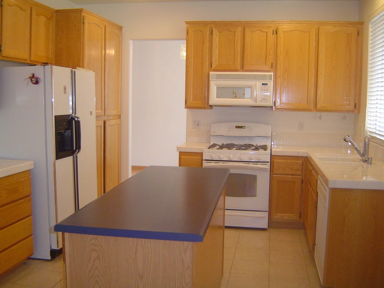 10129 Desert Wind Dr - Photo 5 of 35