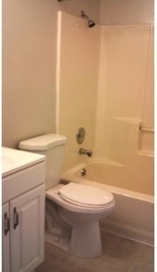 1201 Hoquiam Ave Ne - Photo 4 of 11
