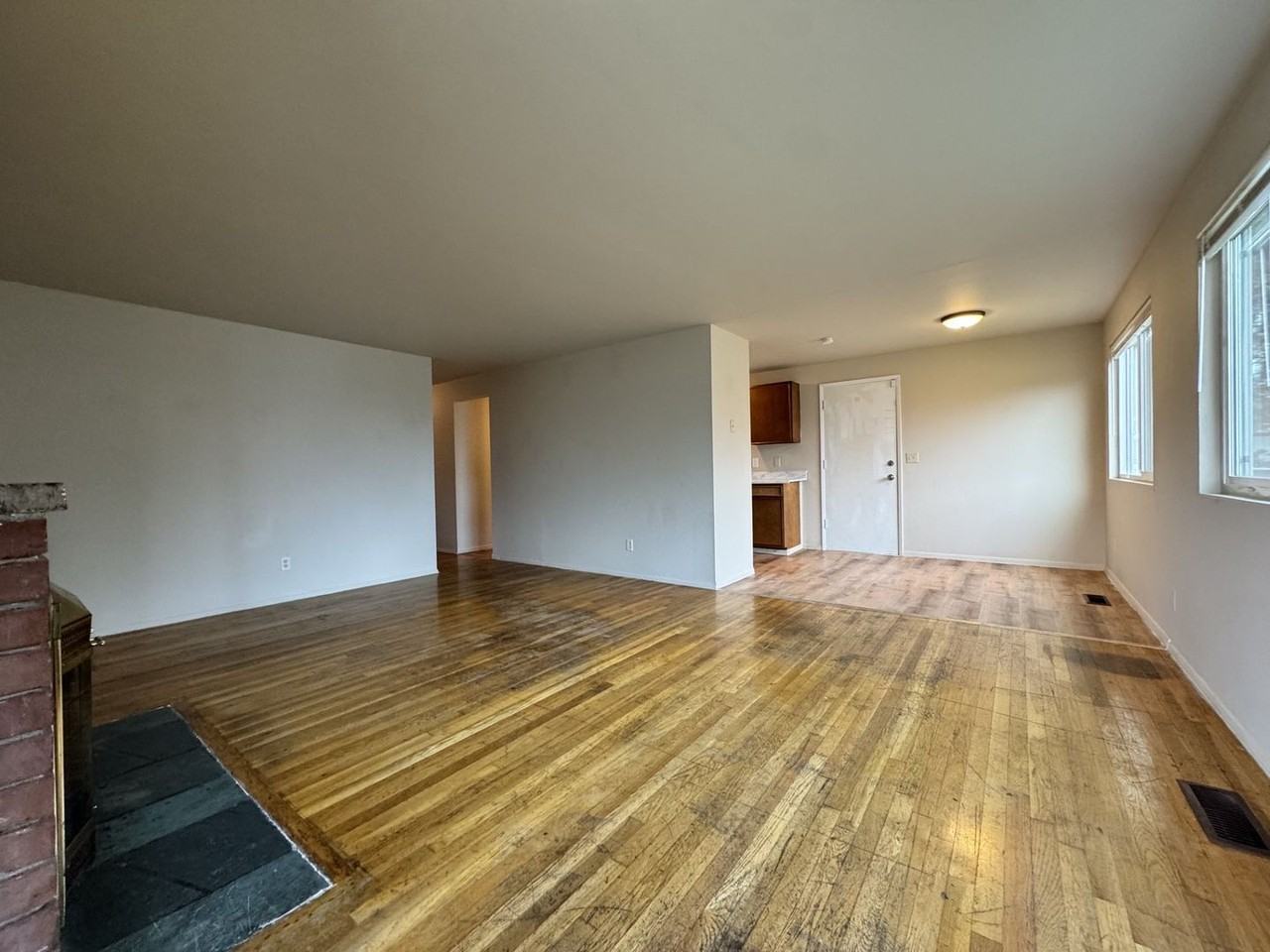 5319 S Leo St - Photo 4 of 26