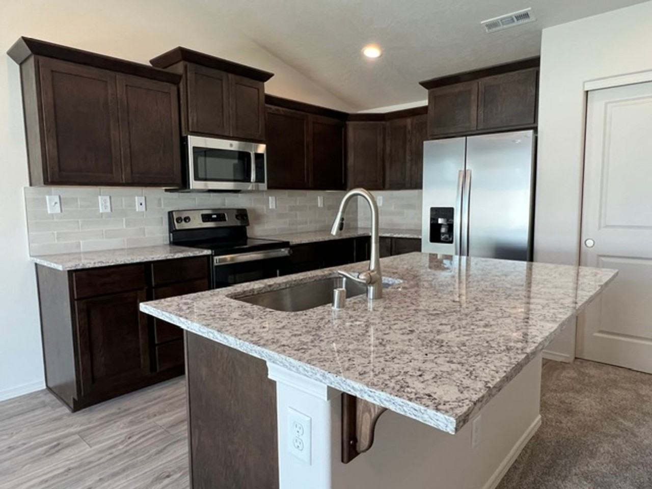 4218 W Wood Ct - Photo 7 of 27