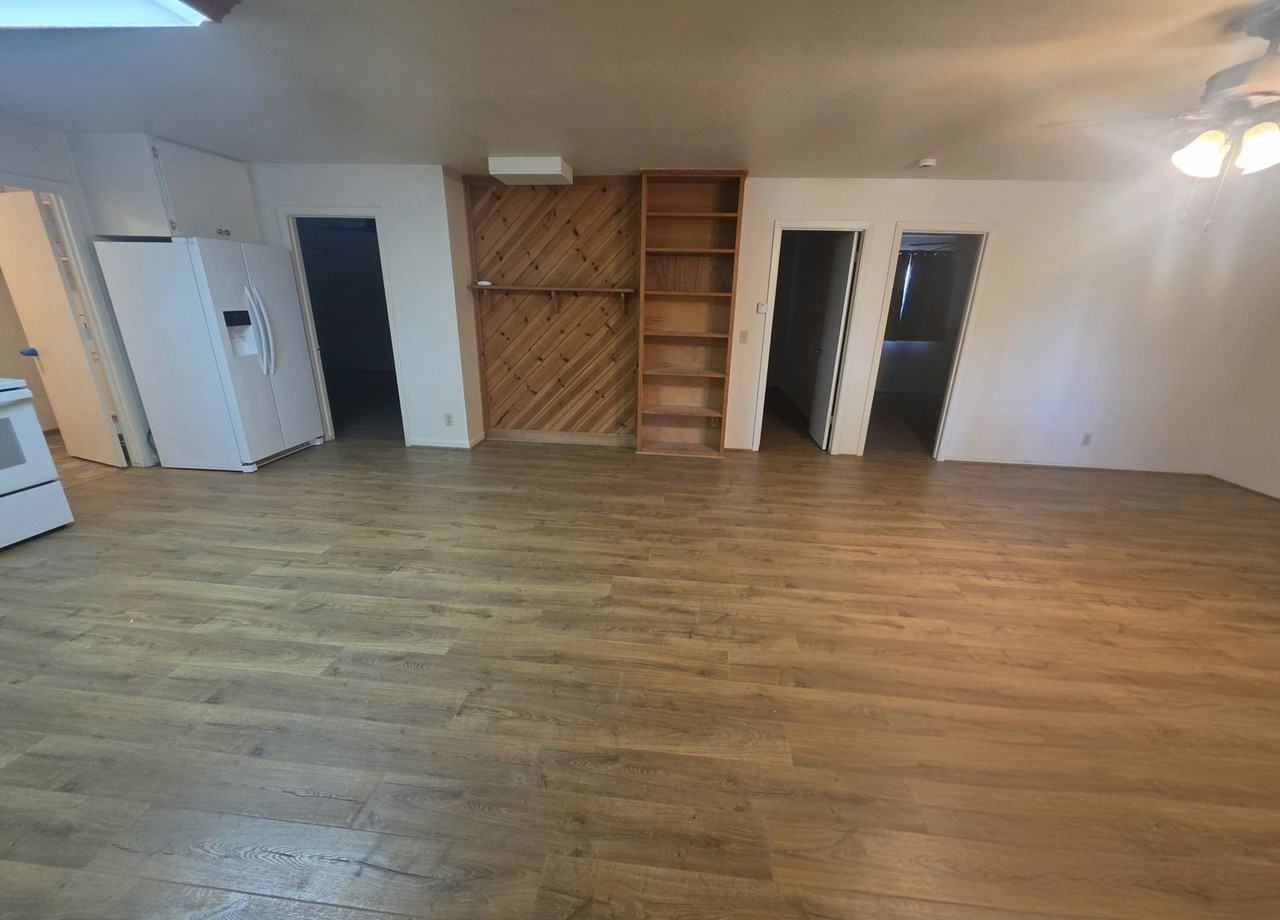 23367 South Ave - Photo 3 of 22