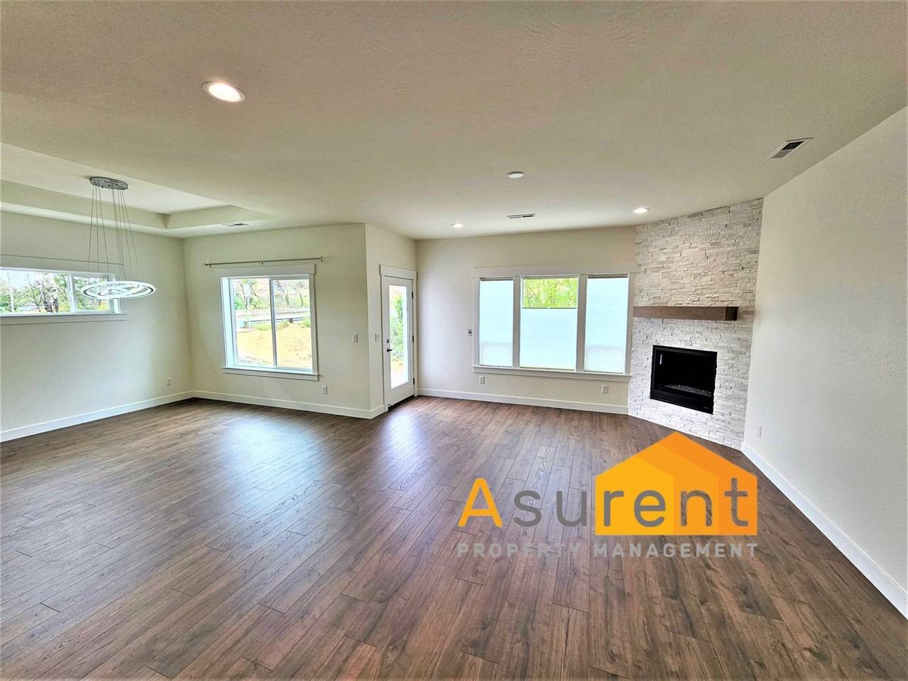352 Willow Springs Dr - Photo 5 of 18