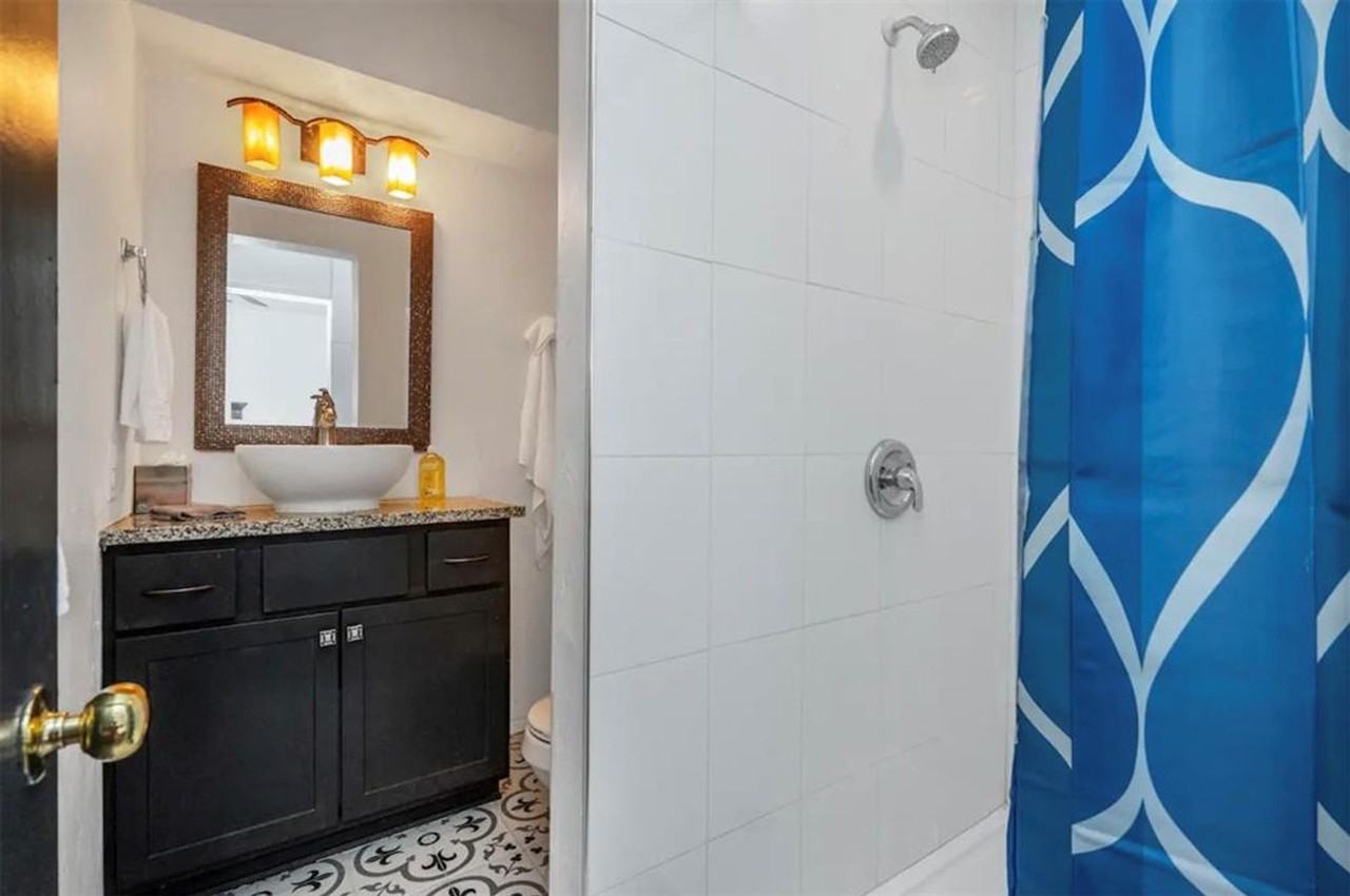 1232 Nw 39th St - Photo 4 of 25