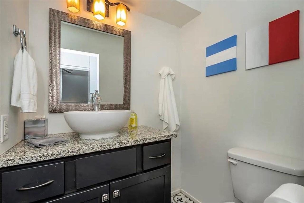 1232 Nw 39th St - Photo 5 of 25