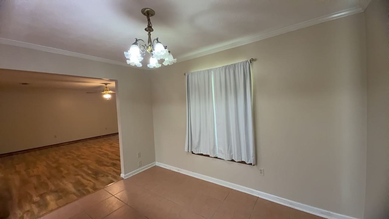 5520 Sunwood Rd - Photo 4 of 14