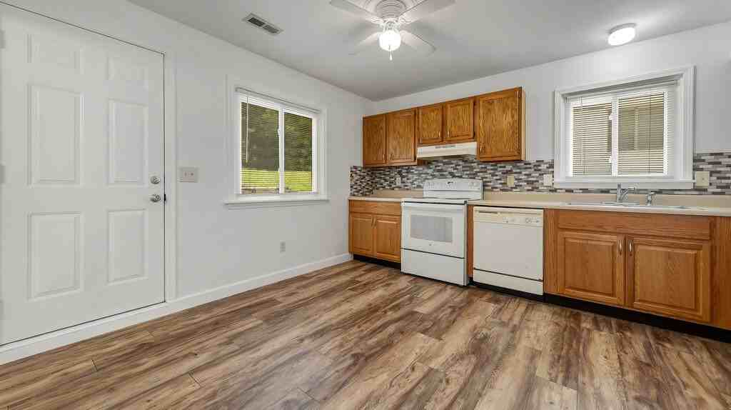 36 Lee Dr #C - Photo 7 of 20
