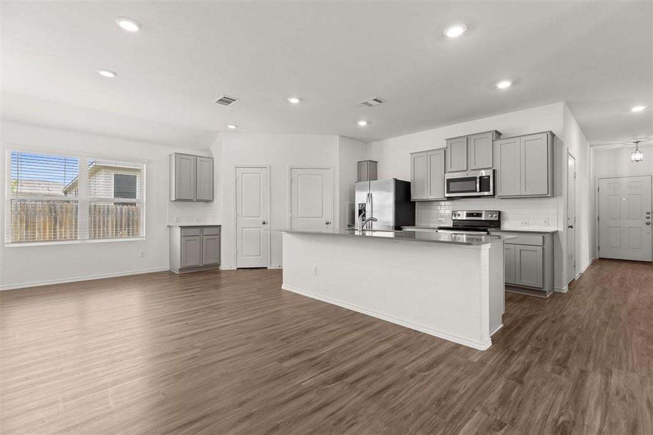 509 Callisto Ct - Photo 4 of 17