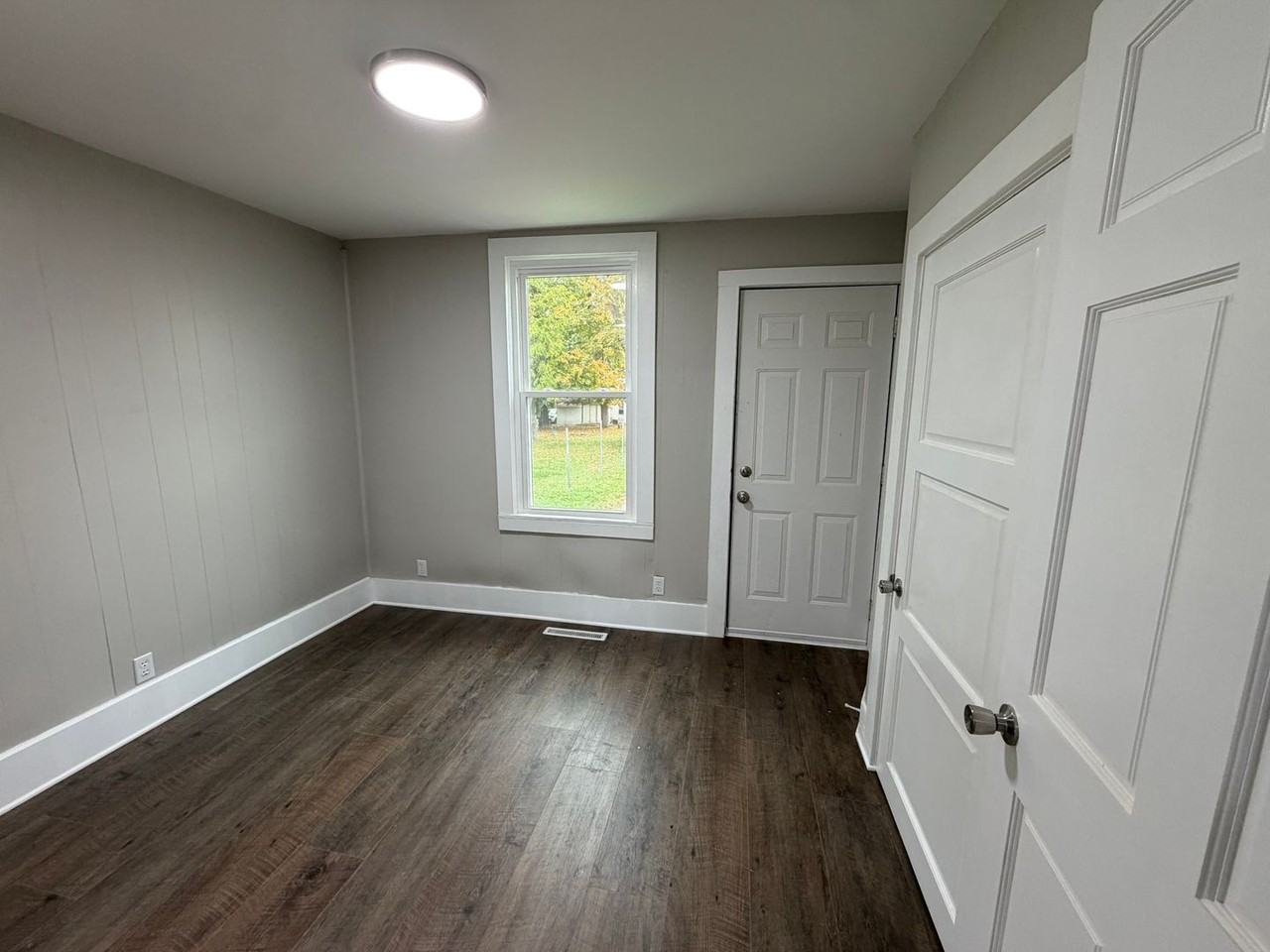 615 E. Maumee Street - Photo 4 of 31