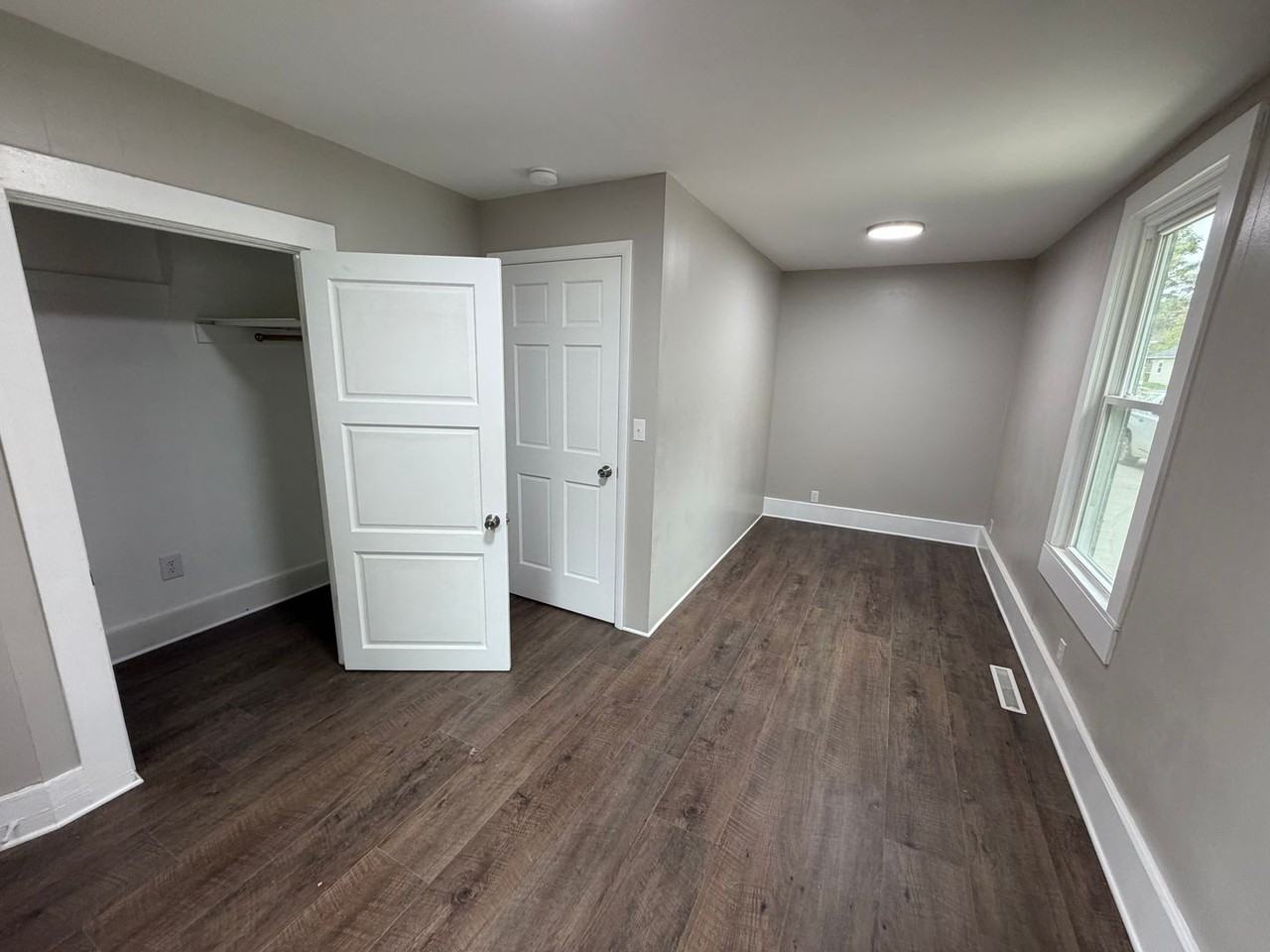 615 E. Maumee Street - Photo 5 of 31