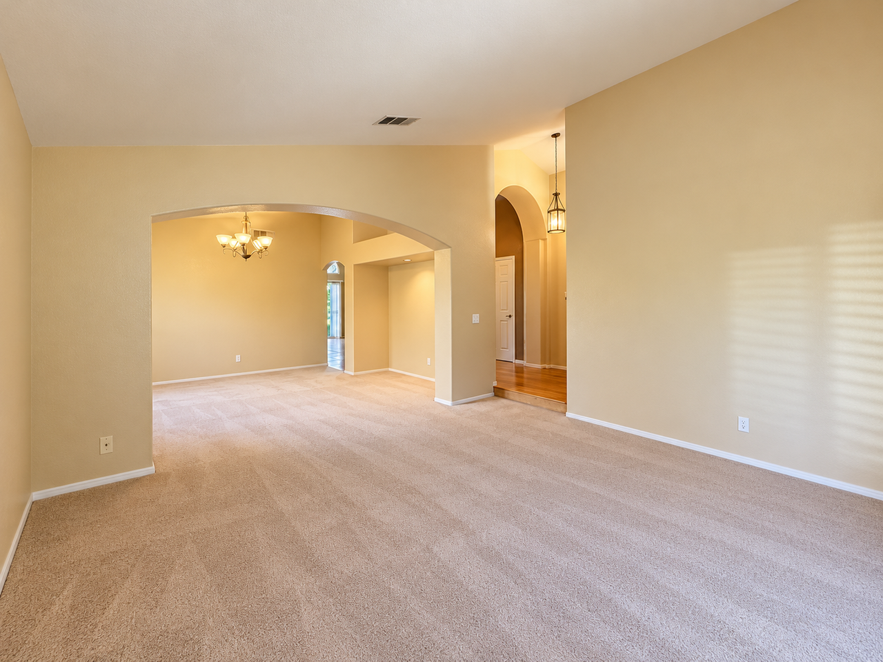 3263 Magnolia Ave - Photo 4 of 21