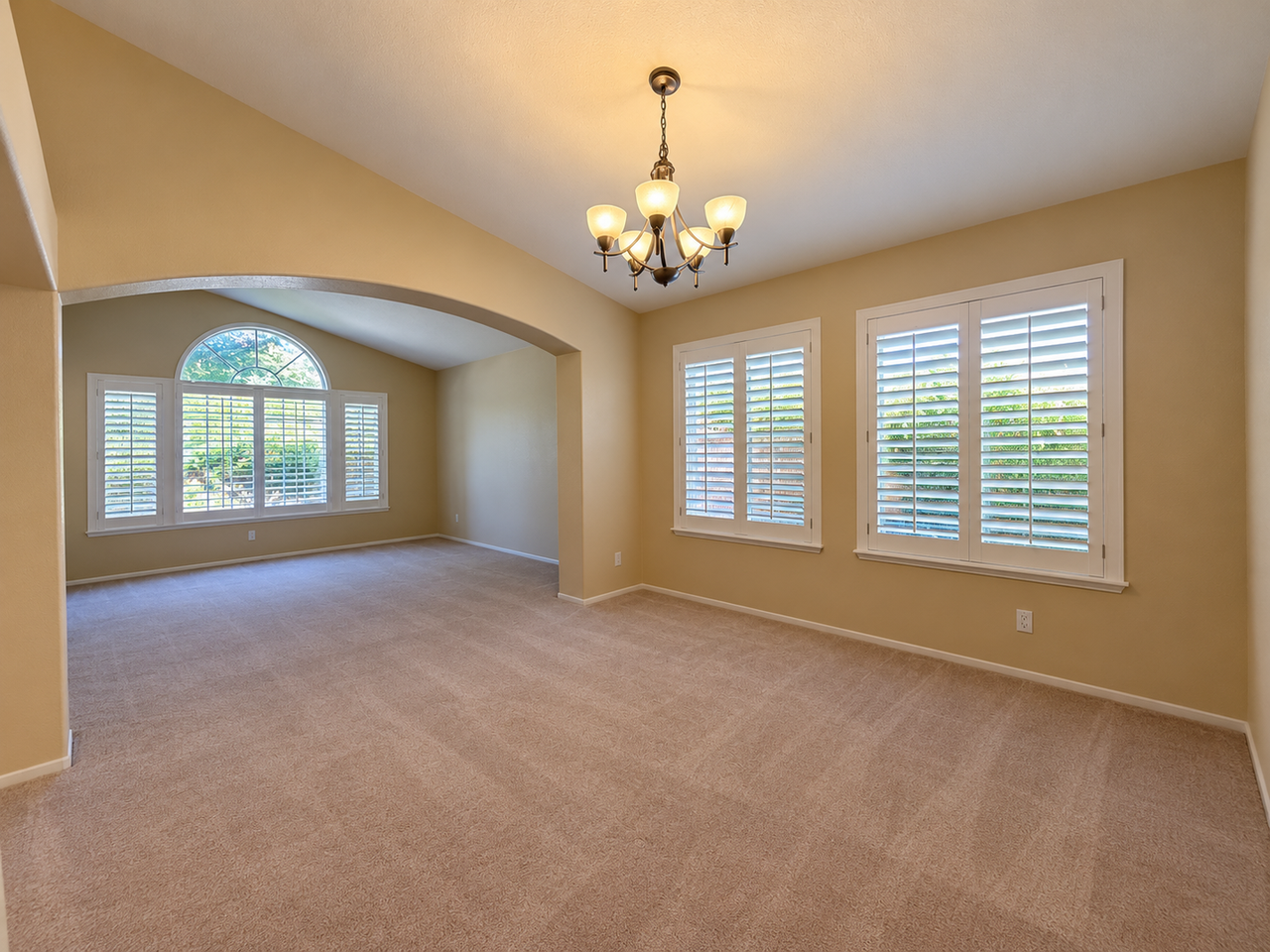 3263 Magnolia Ave - Photo 5 of 21