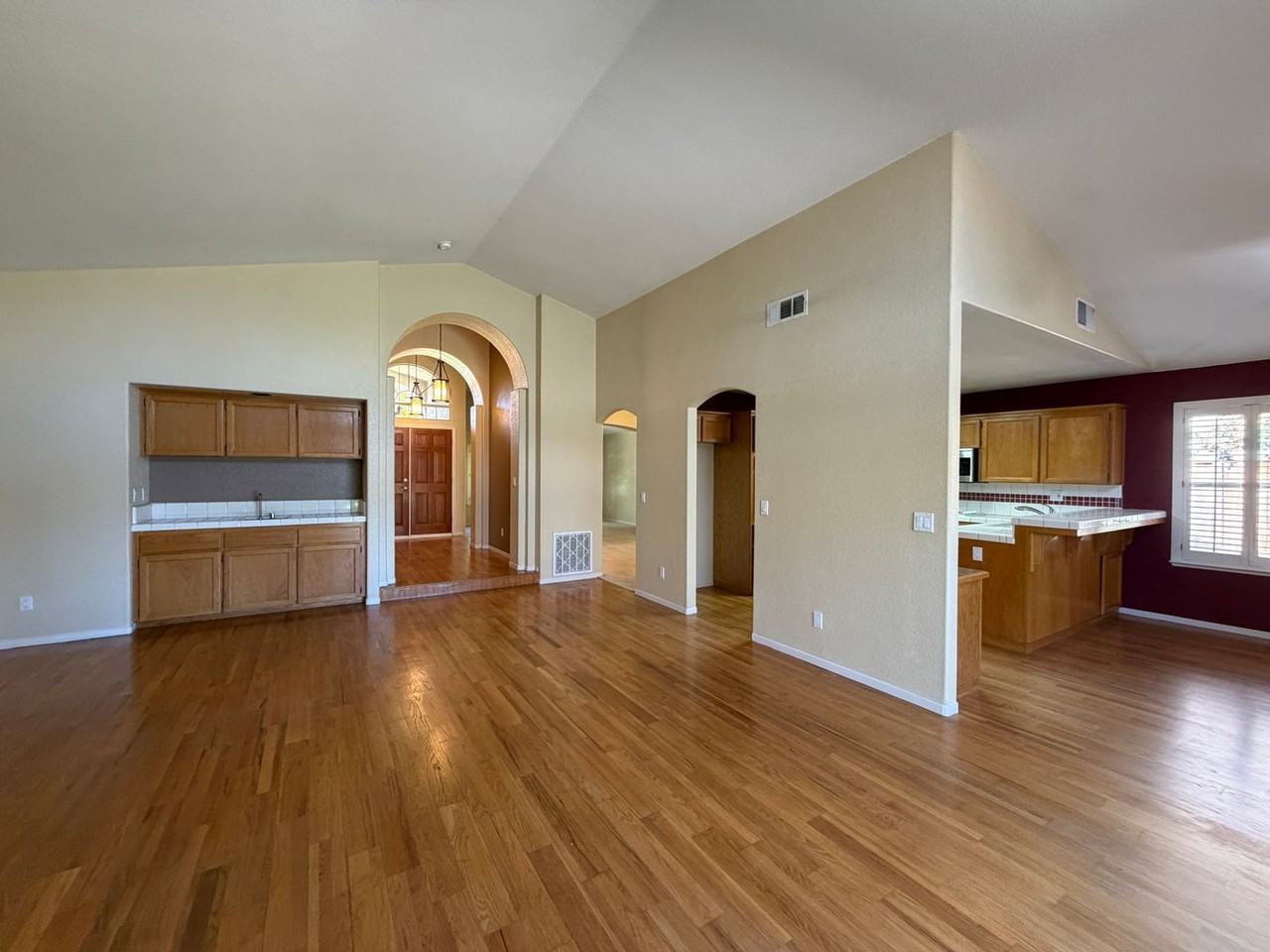 3263 Magnolia Ave - Photo 6 of 21