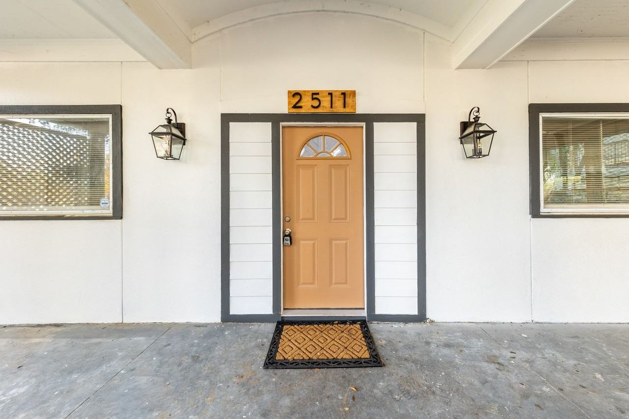 2511 San Gabriel St - Photo 3 of 50