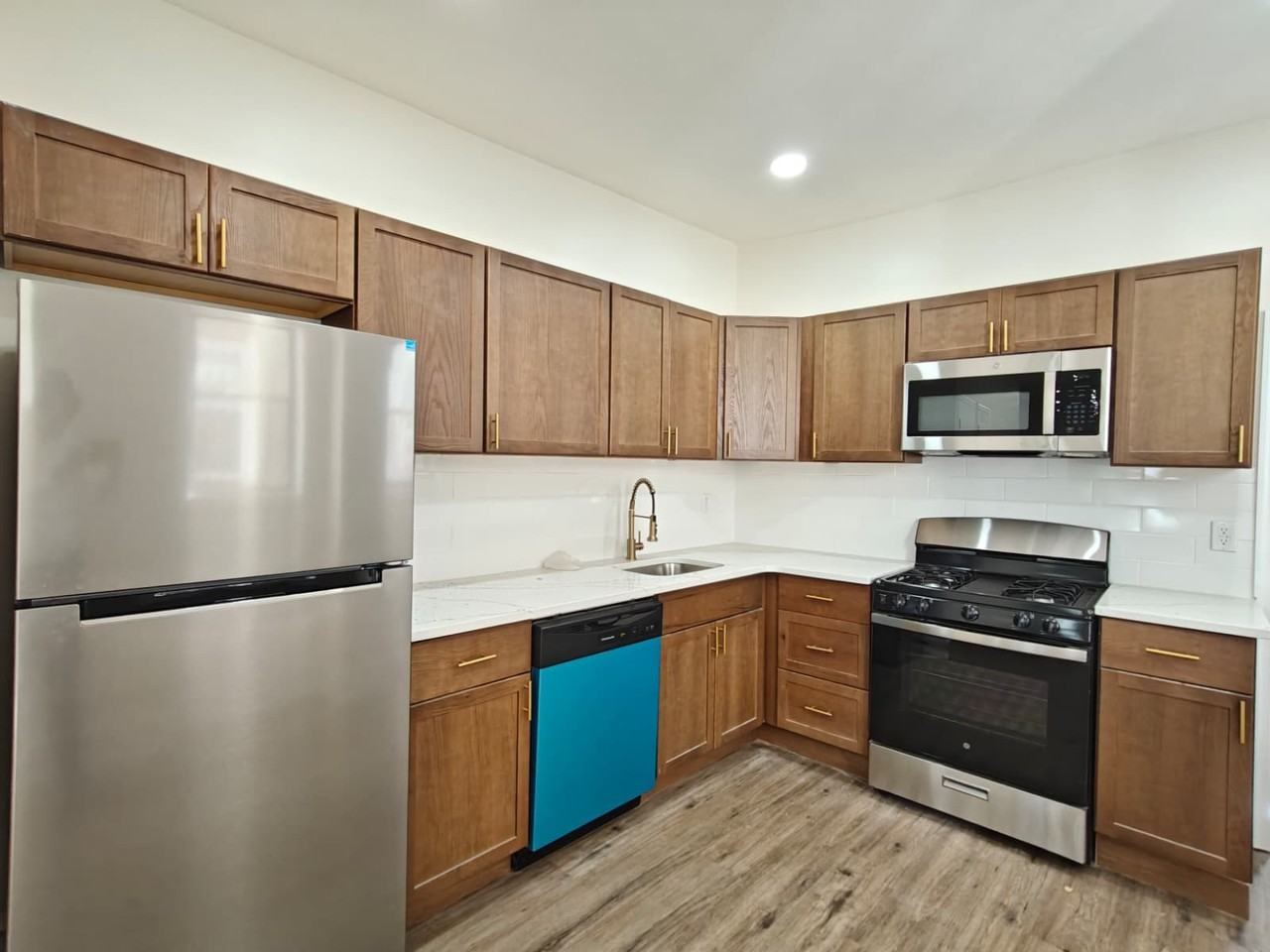 4906 Brown St - Photo 2 of 14
