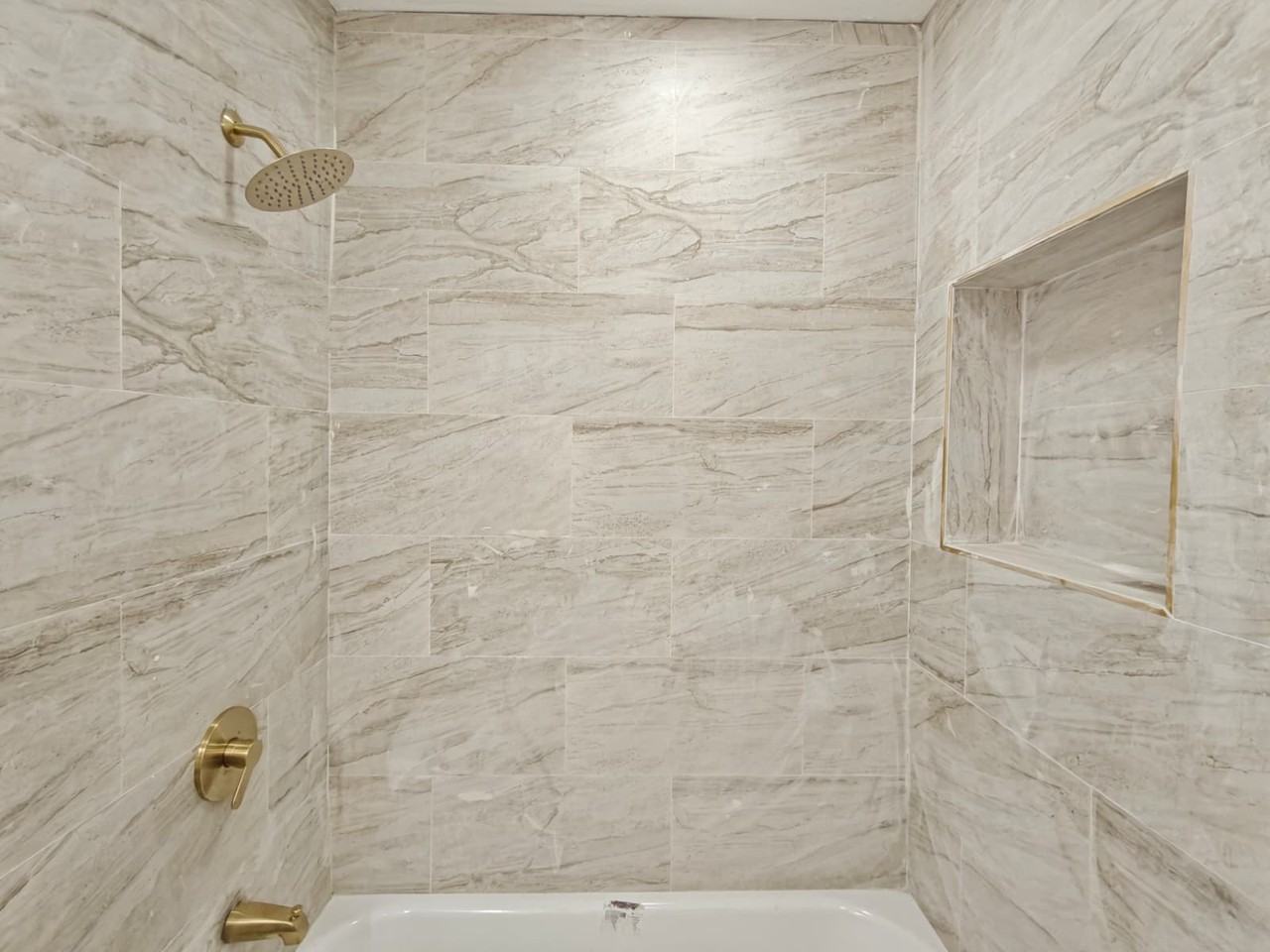 1129 W Westmoreland St - Photo 2 of 12