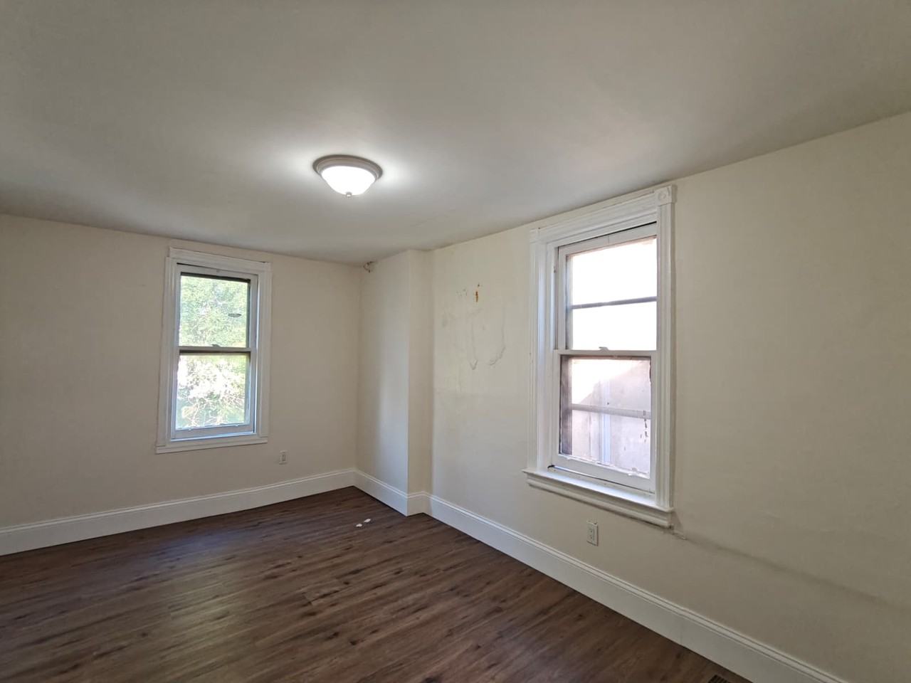 1129 W Westmoreland St - Photo 5 of 12