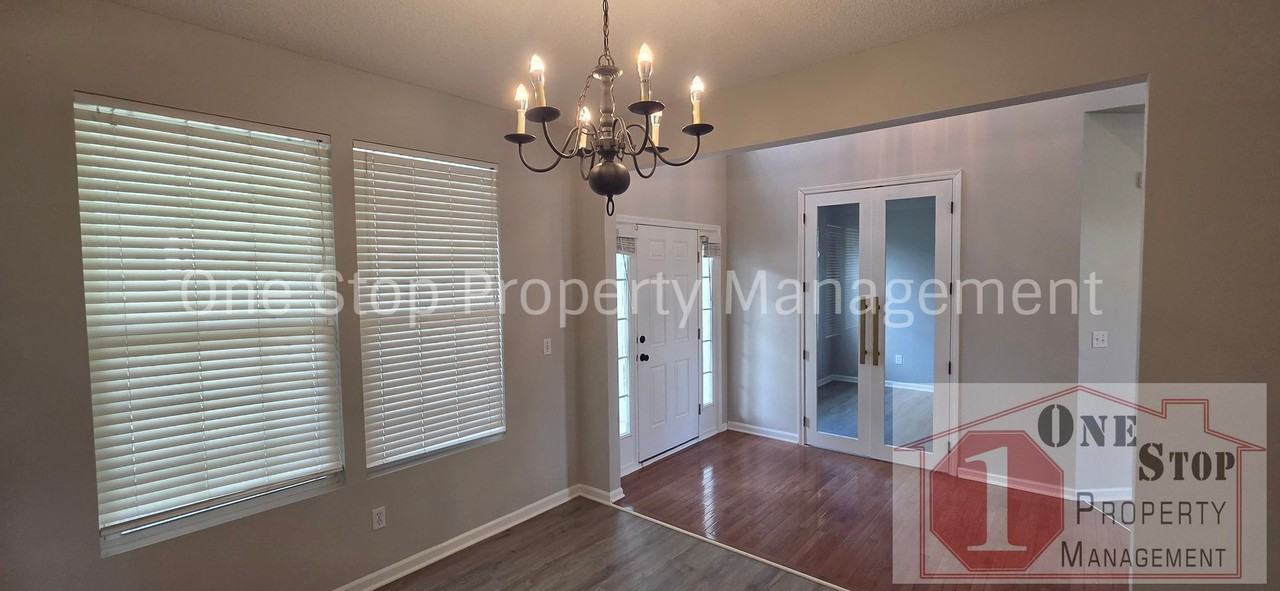 5501 N Bell St - Photo 2 of 35