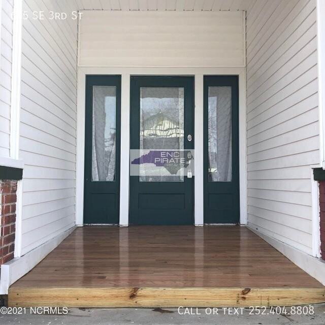 605 Se Third St - Photo 2 of 20