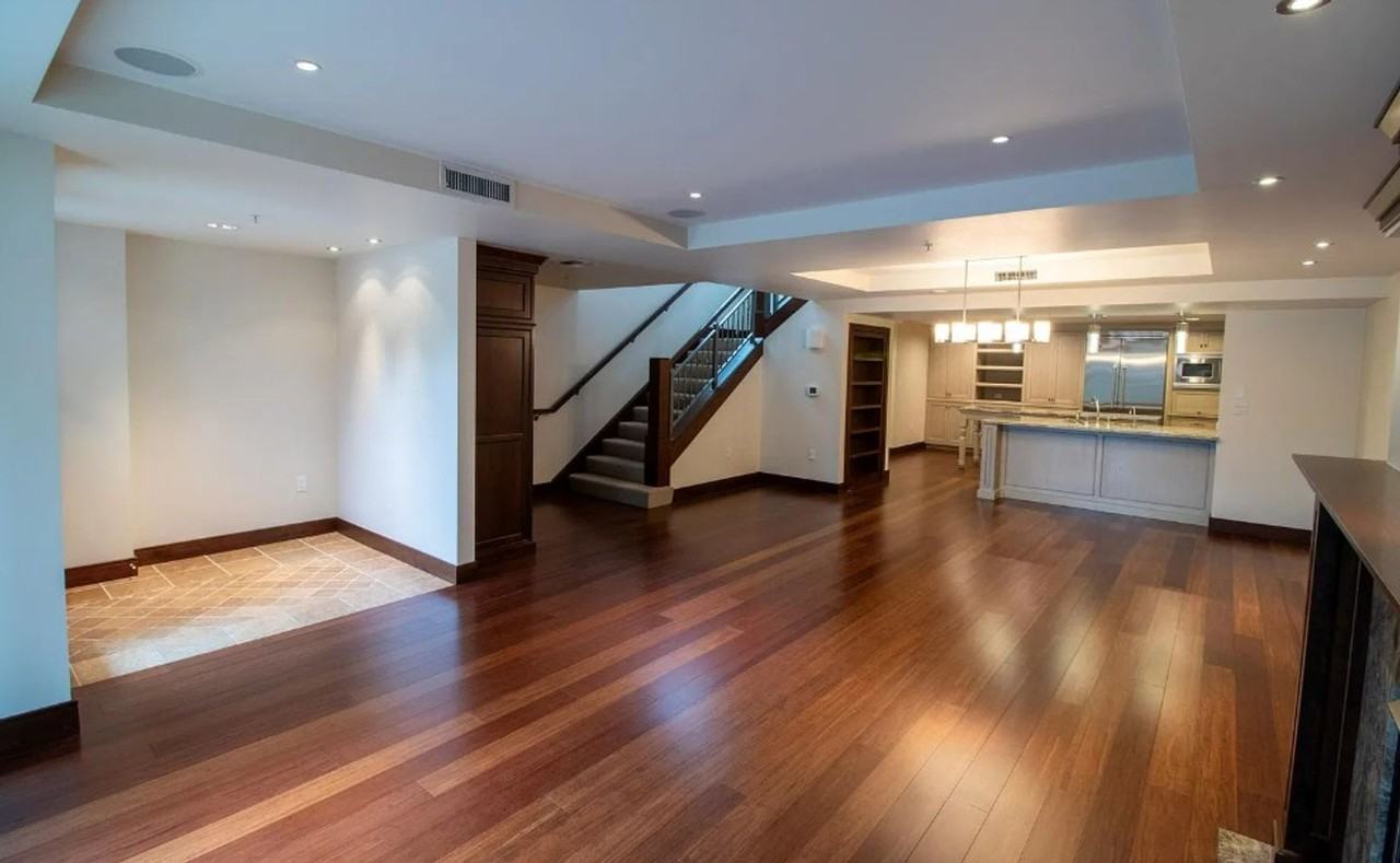 10660 Ne 9th Pl - Photo 4 of 33