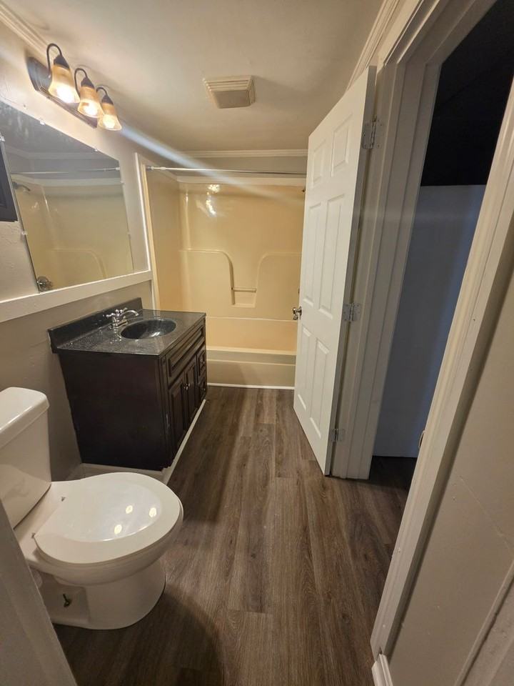 1010 Bronson St - Photo 6 of 12