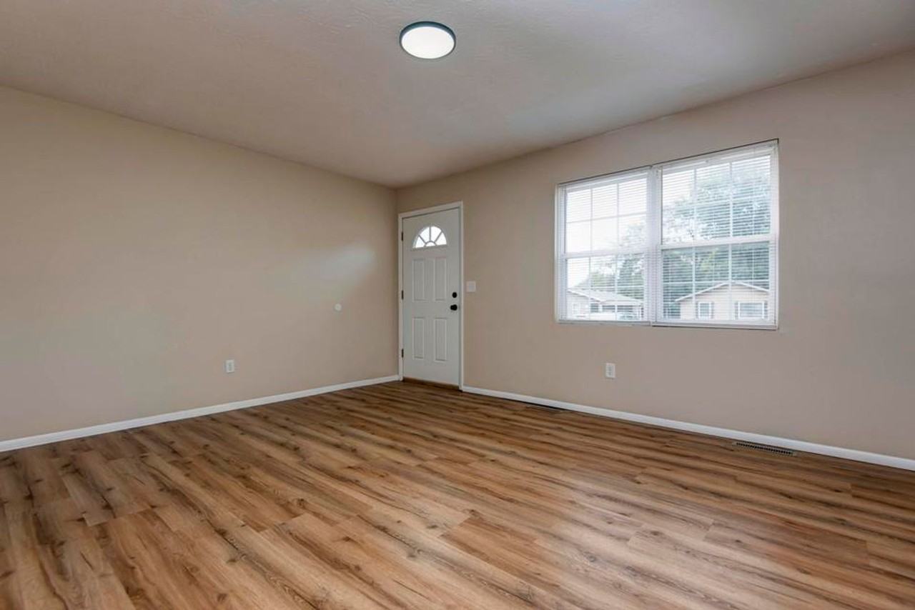 2727 W Nichols St - Photo 3 of 20