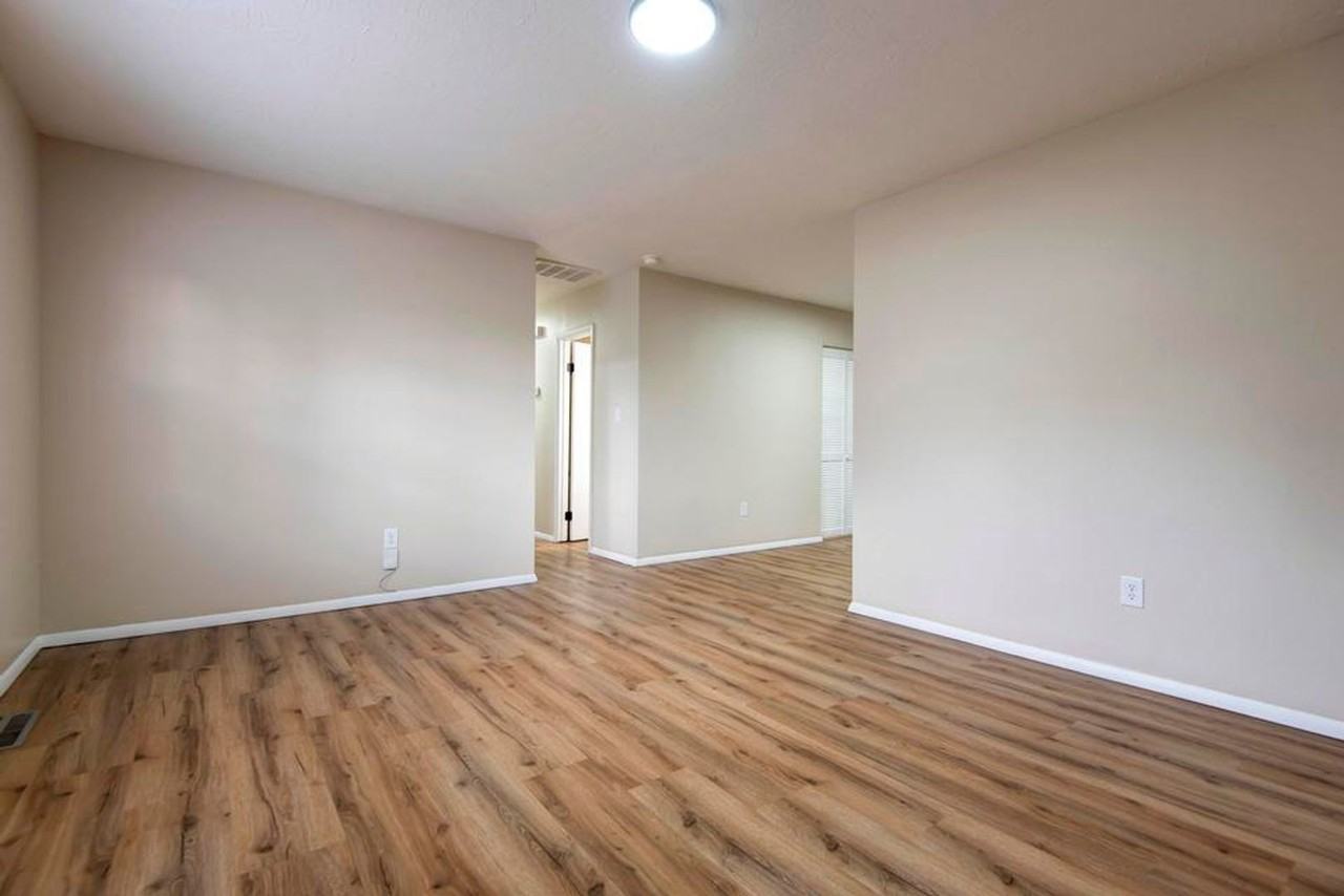 2727 W Nichols St - Photo 4 of 20