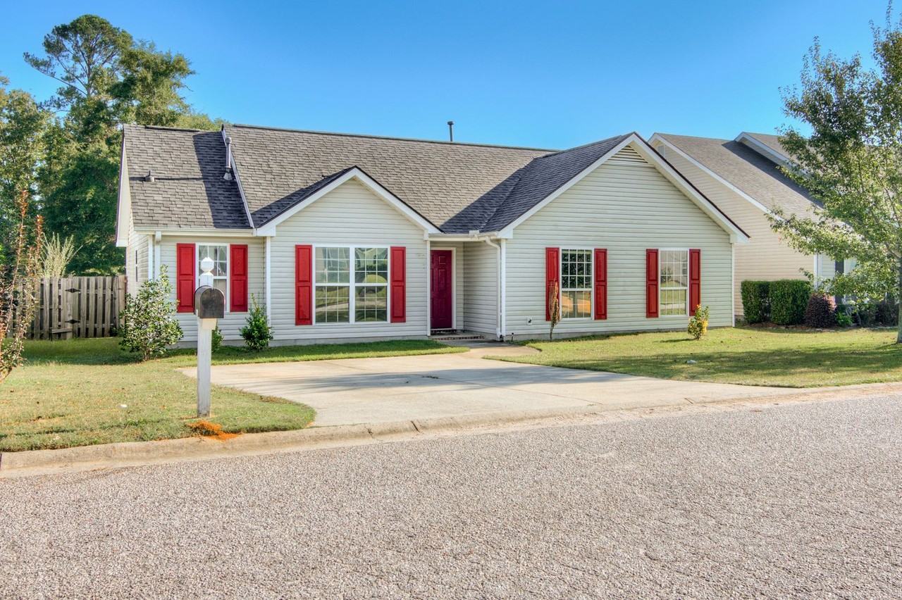 609 Creek Bottom Trl - Photo 2 of 34