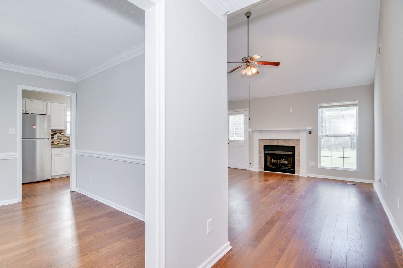 609 Creek Bottom Trl - Photo 6 of 34