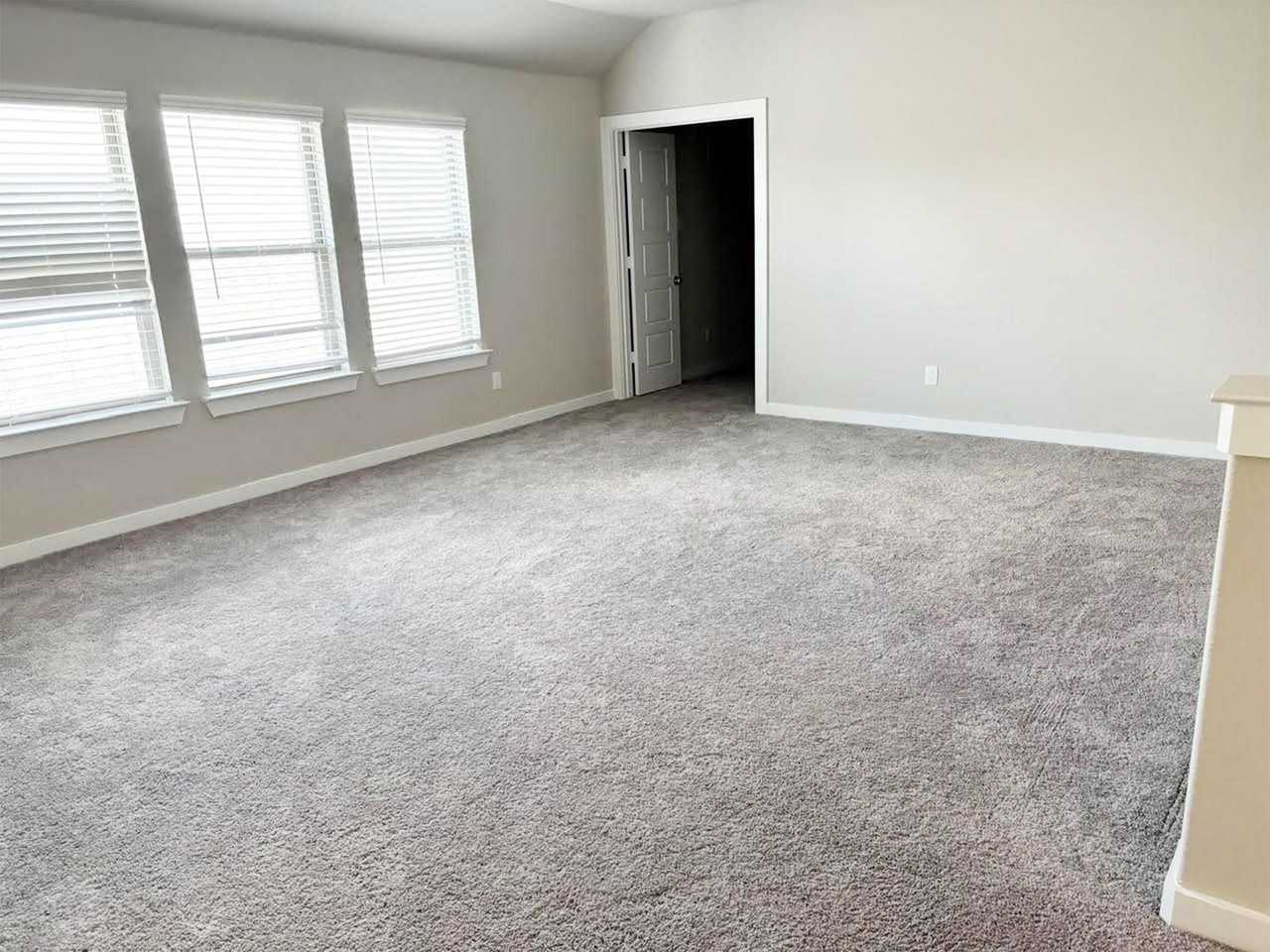 2429 Linto St - Photo 6 of 13