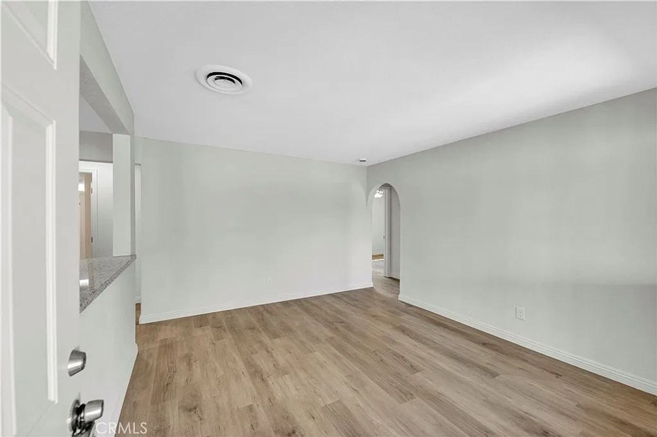 470 W Kimball Ave #6 - Photo 3 of 8