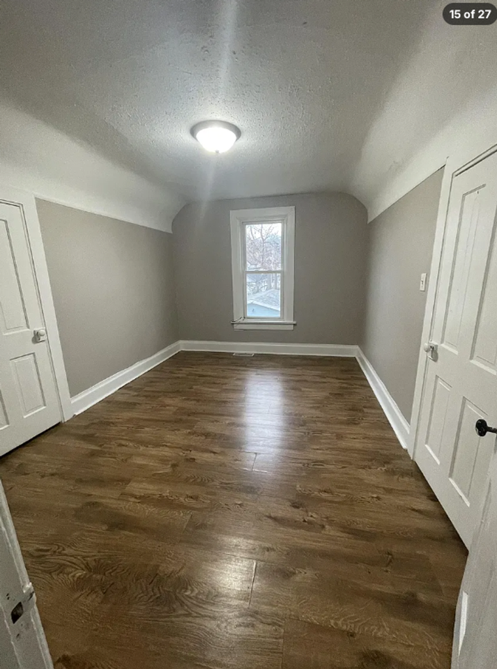2109 Elm St - Photo 7 of 9