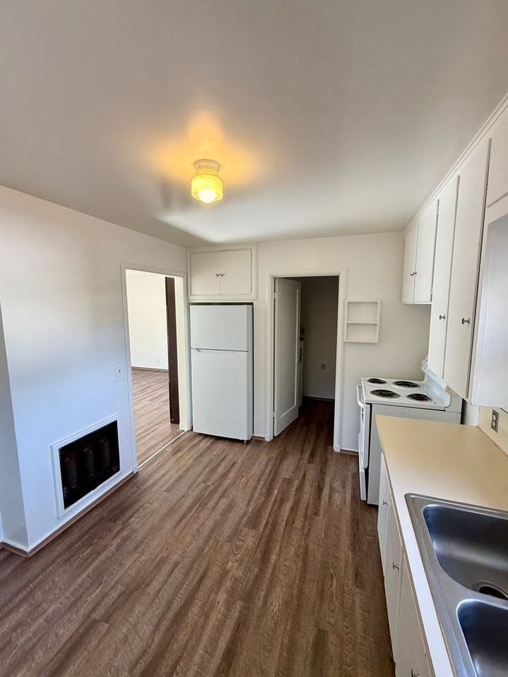 2033 Reclamation Ave - Photo 2 of 11