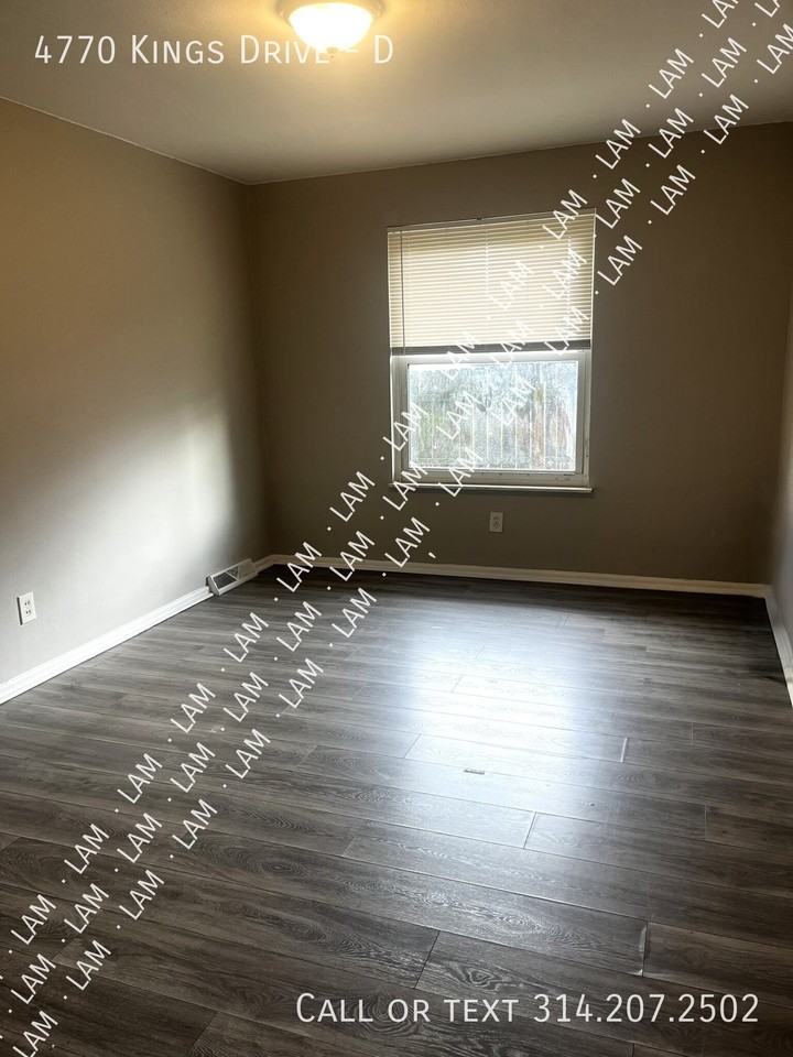 4770 Kings Dr #D - Photo 3 of 5