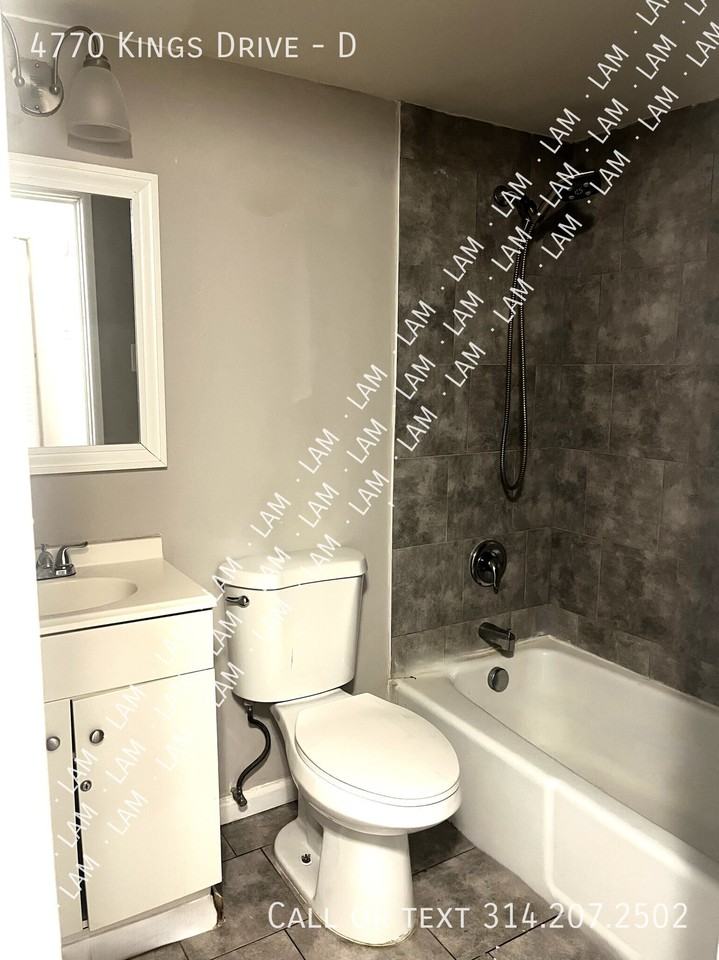 4770 Kings Dr #D - Photo 4 of 5