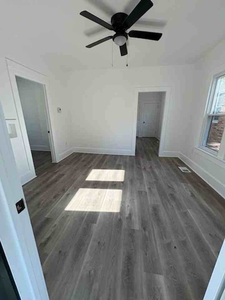 1204 Delmar Ave - Photo 3 of 16
