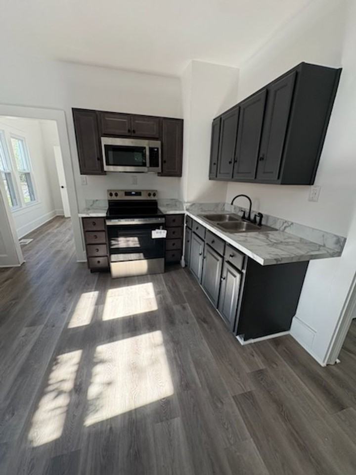 1204 Delmar Ave - Photo 5 of 16