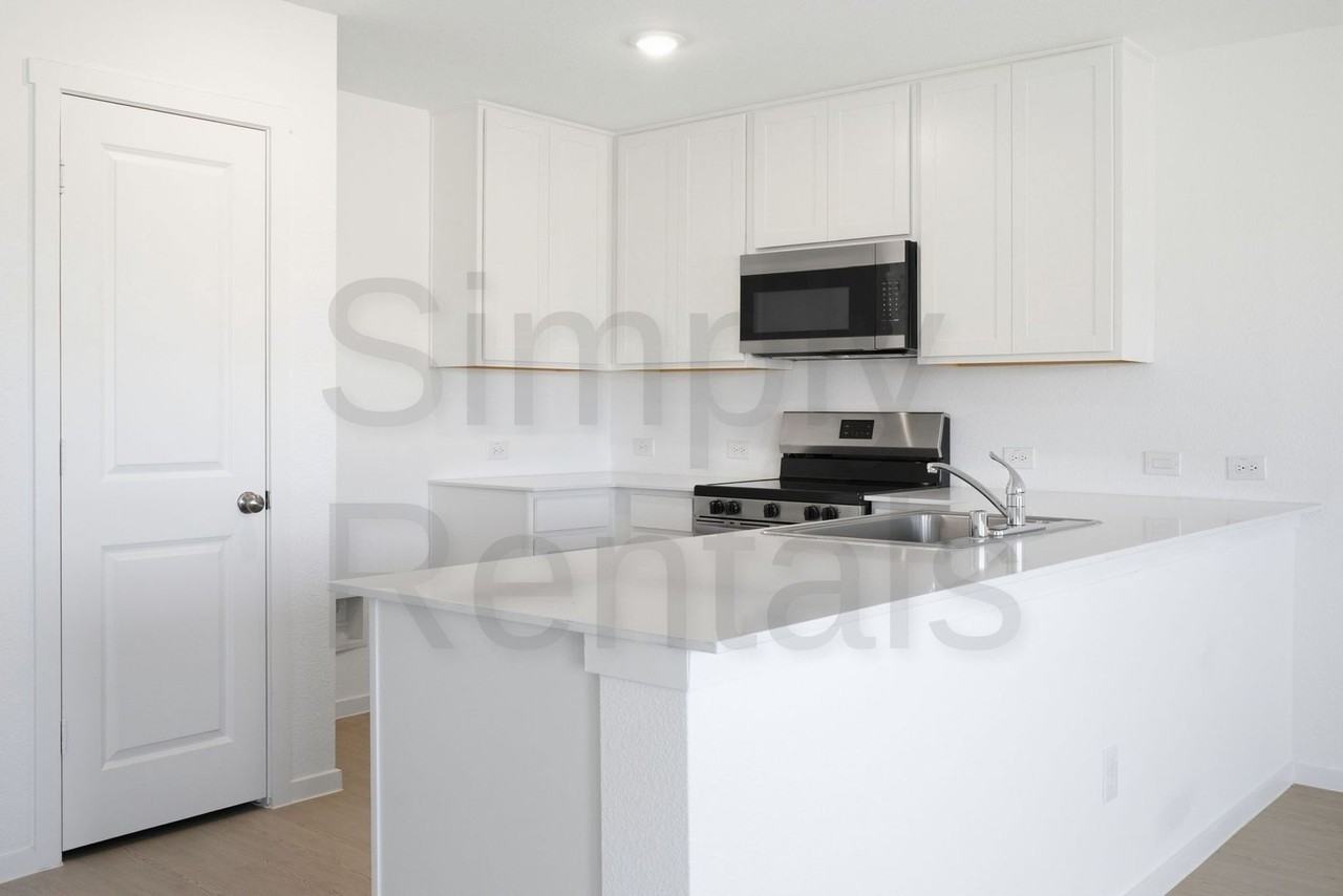 1410 Gratiot Dr - Photo 4 of 38