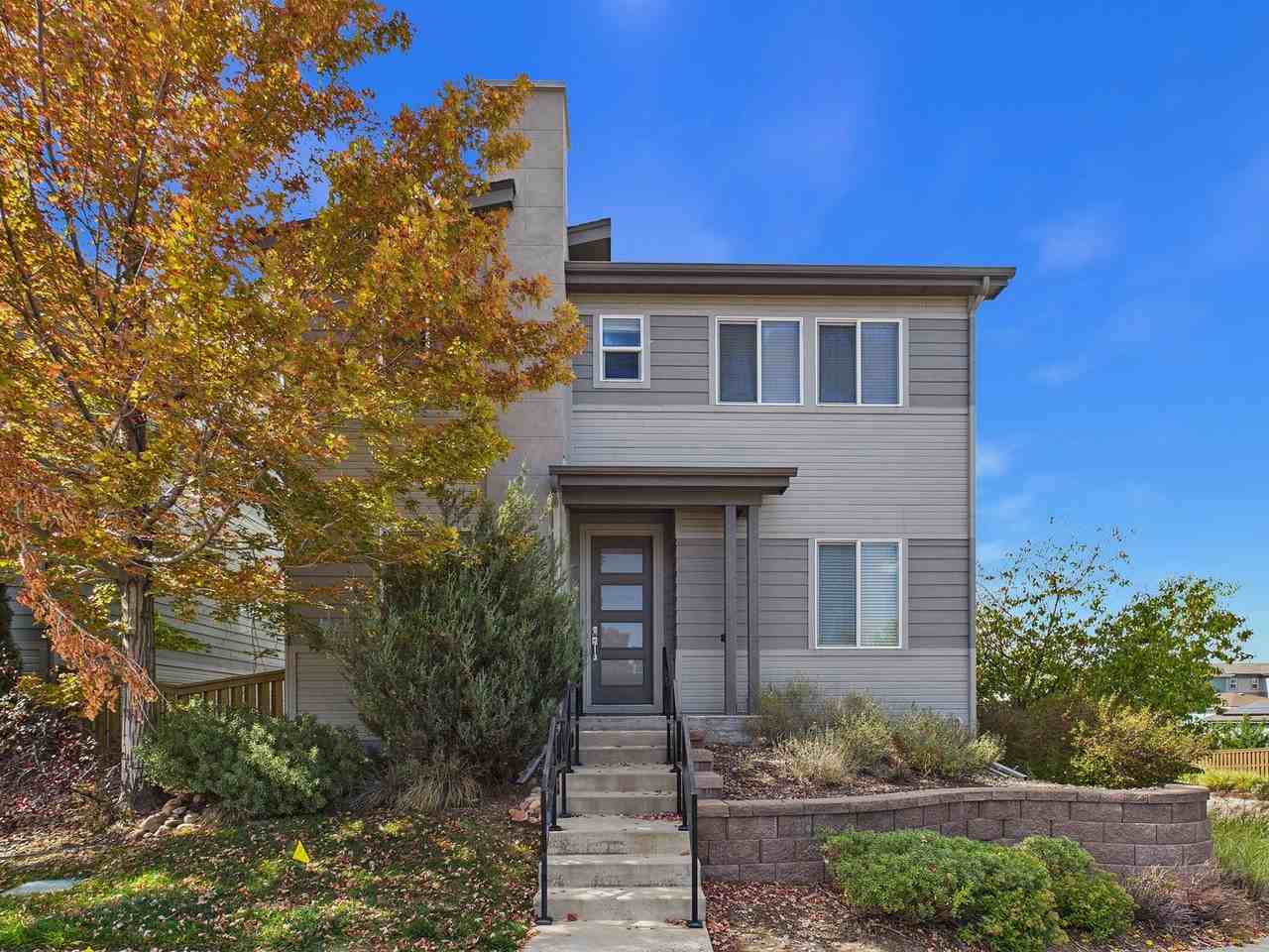 3328 Cranston Cir - Photo 3 of 41