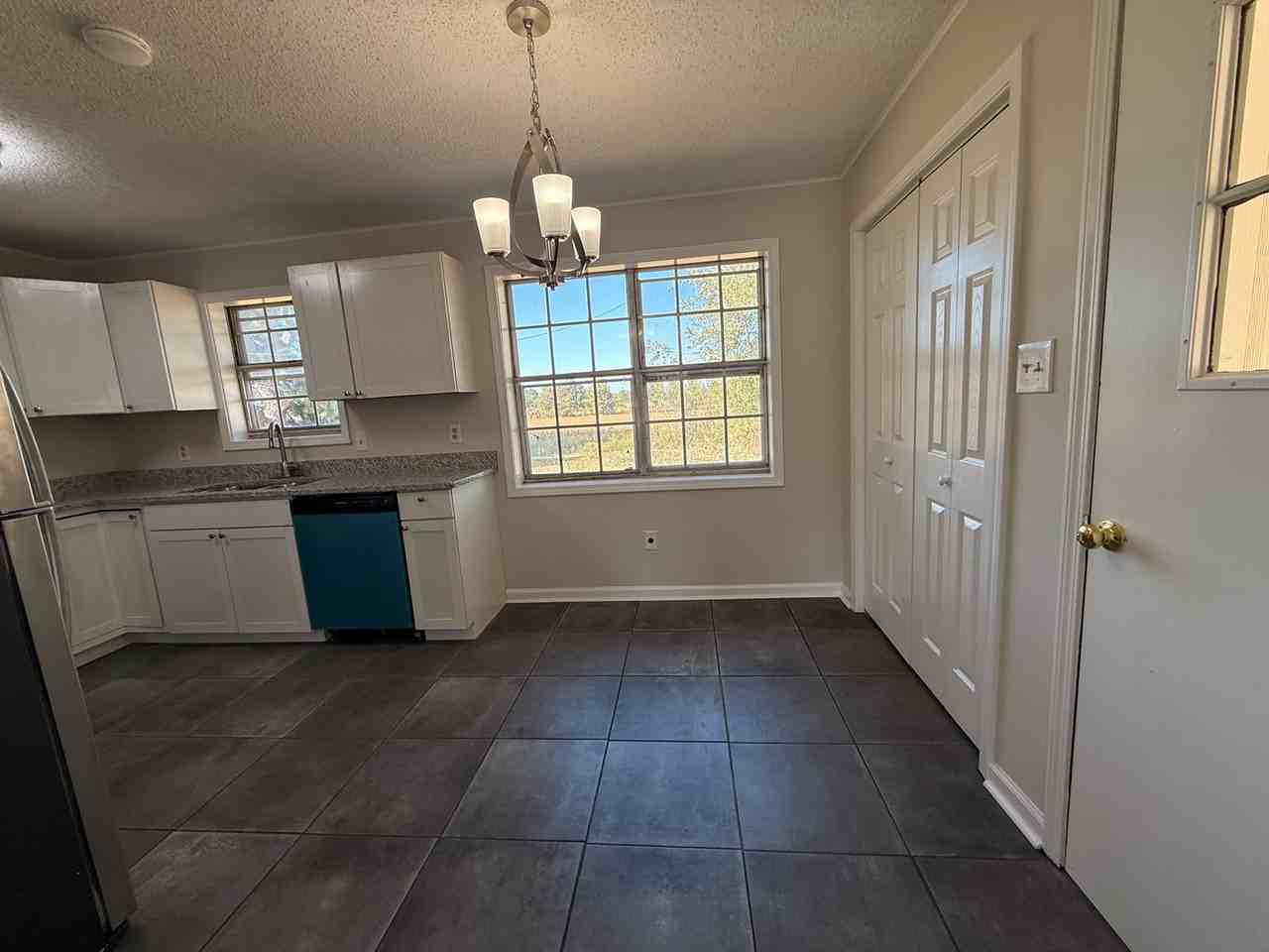 560 Lark St - Photo 3 of 10