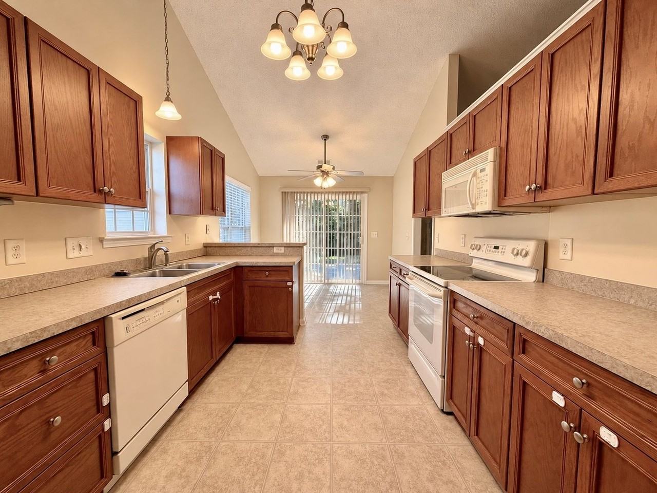 8356 Tartan Ln - Photo 5 of 19