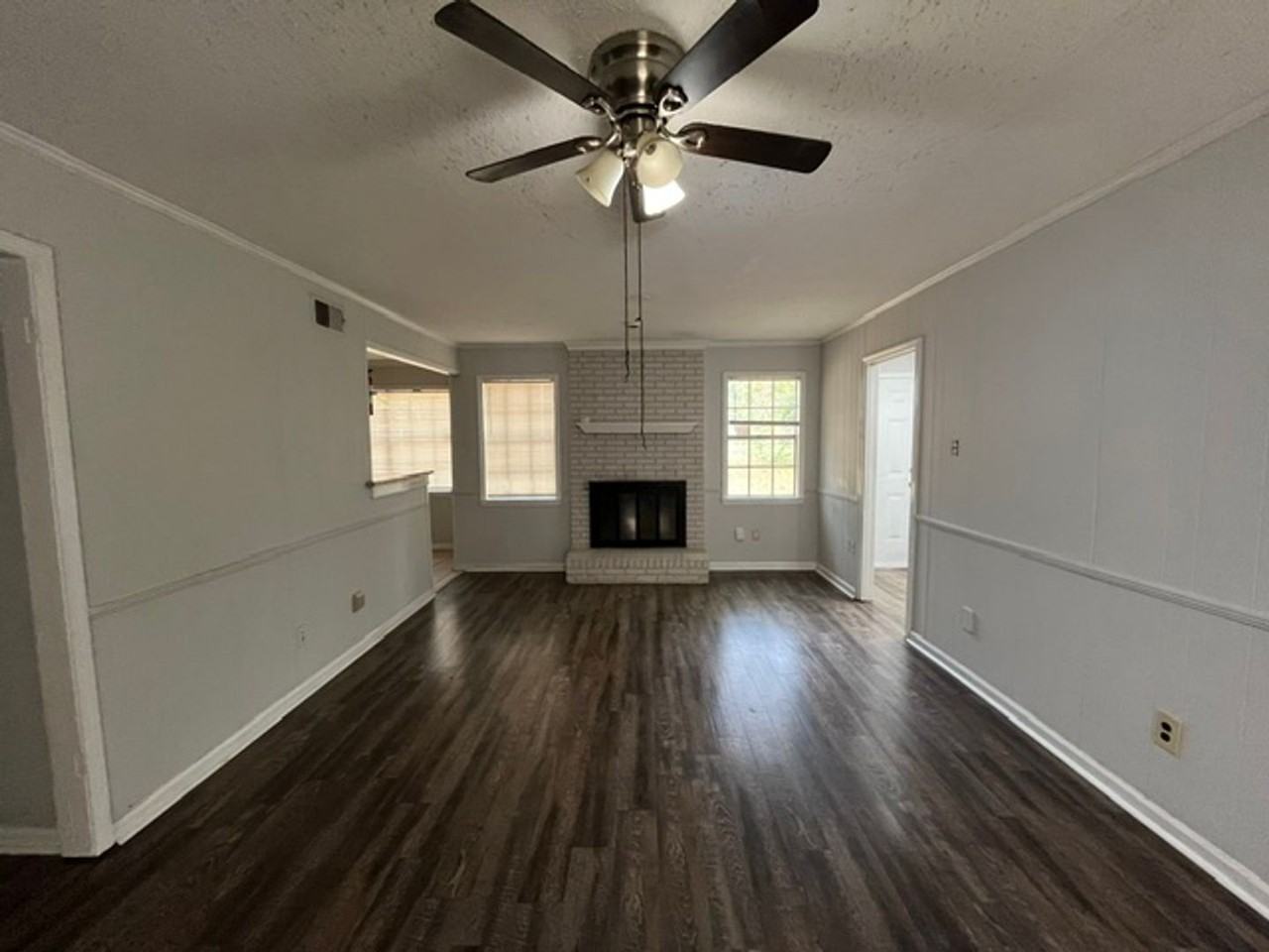3300 Mayfair Dr - Photo 3 of 12