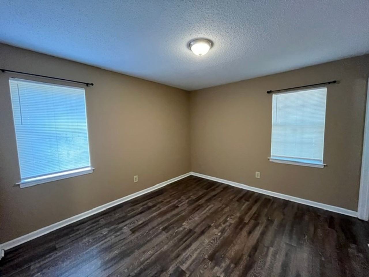 3300 Mayfair Dr - Photo 6 of 12