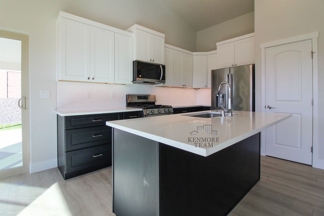 2936 S Roosevelt St - Photo 4 of 21