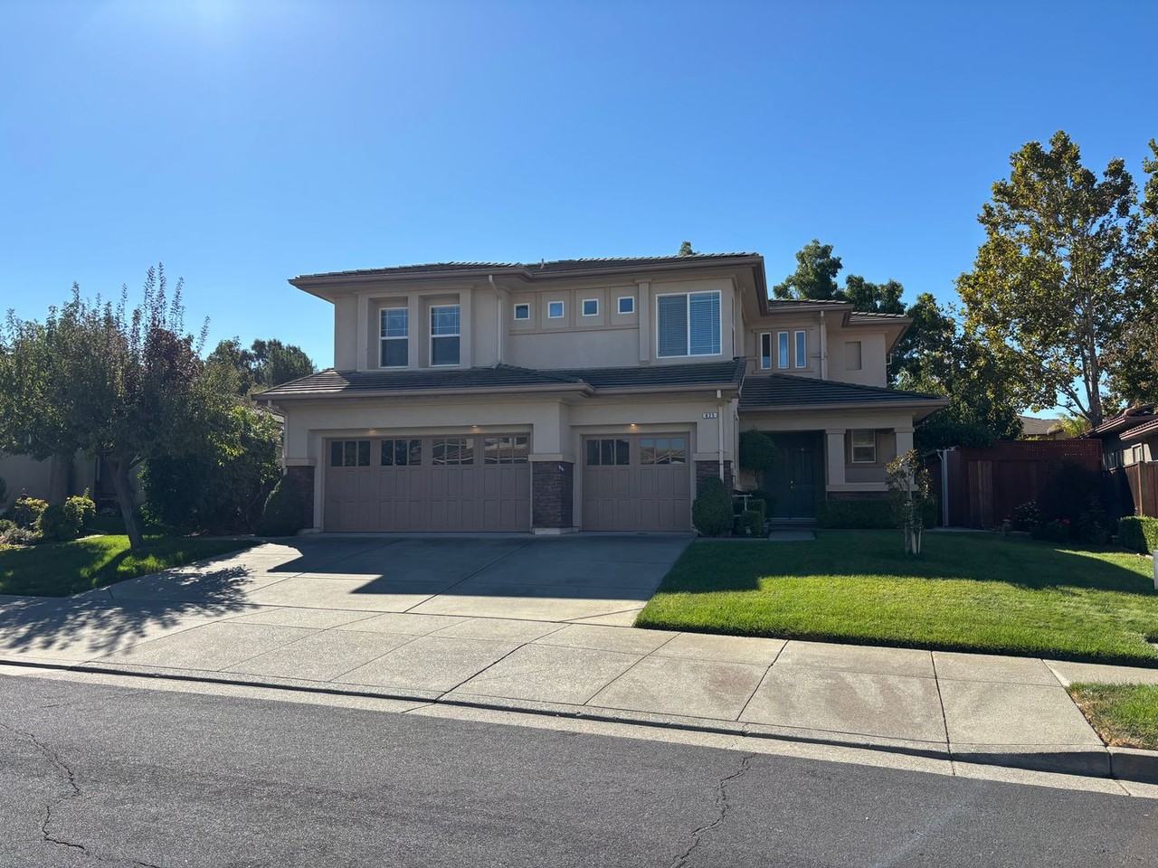 625 Emerald Hills Cir - Photo 2 of 50