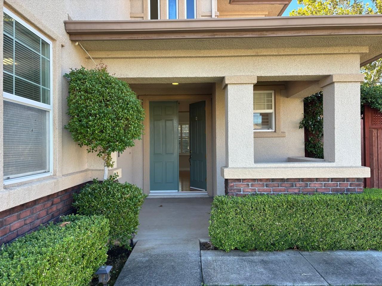 625 Emerald Hills Cir - Photo 4 of 50