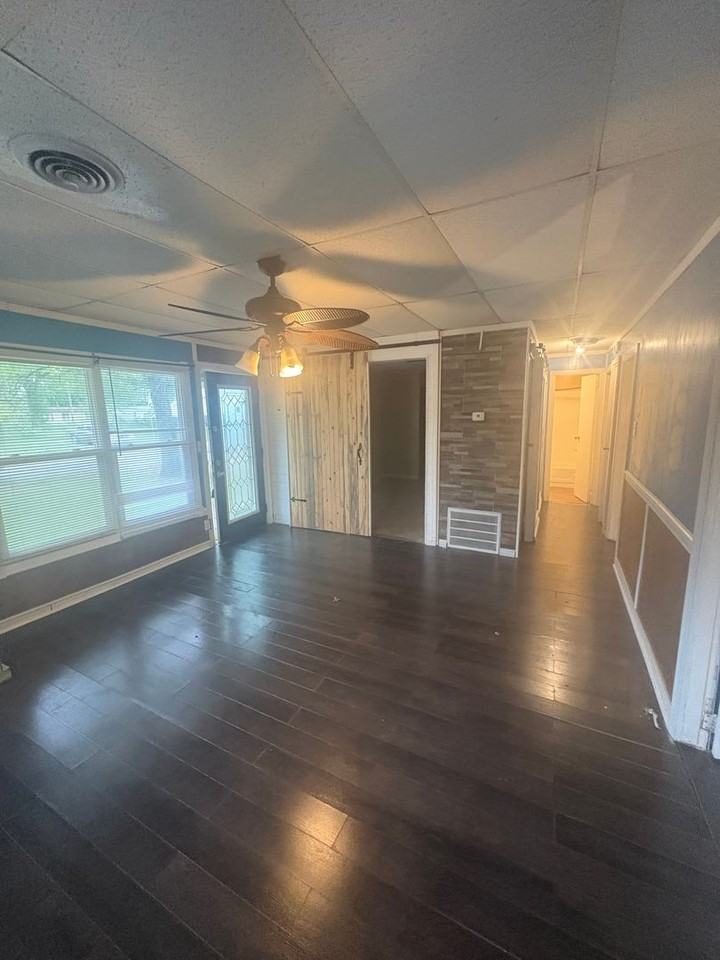 1121 Saint Helena Dr - Photo 2 of 11
