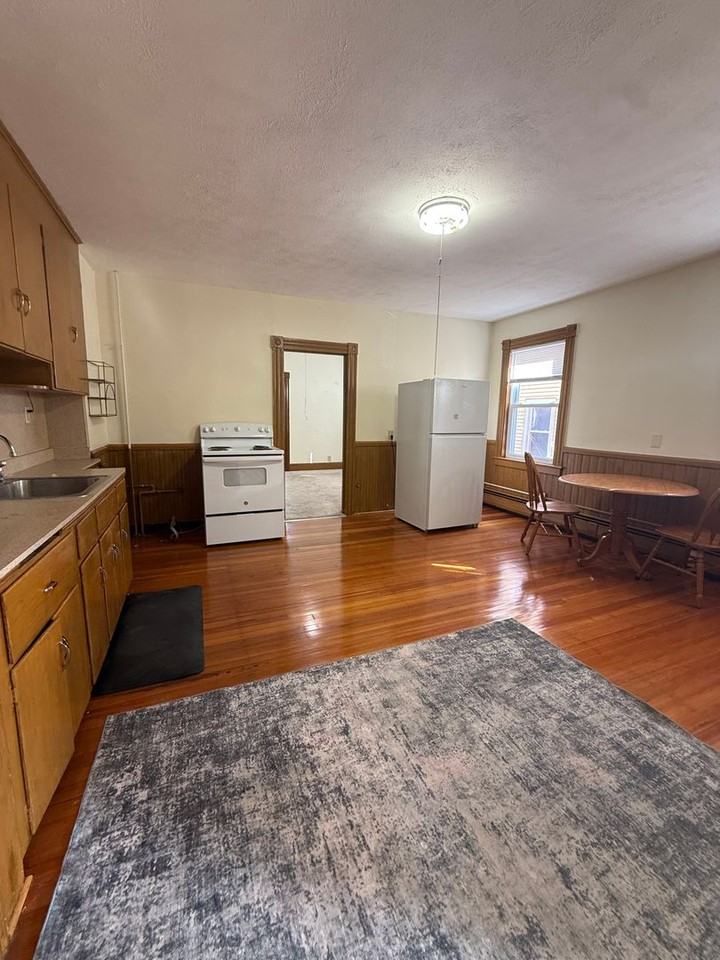 146 Grove St - Photo 3 of 11